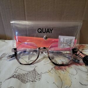 Quay Australia Blue Light Circle Back Glasses